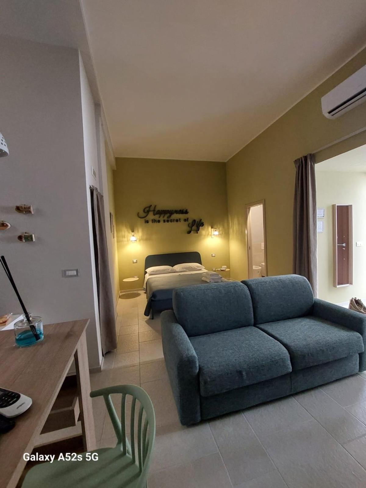 Happynesshouse_Locazione Turistica Lejlighed Trani Eksteriør billede