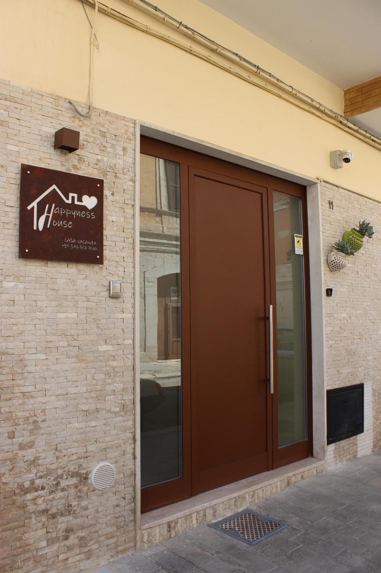 Happynesshouse_Locazione Turistica Lejlighed Trani Eksteriør billede